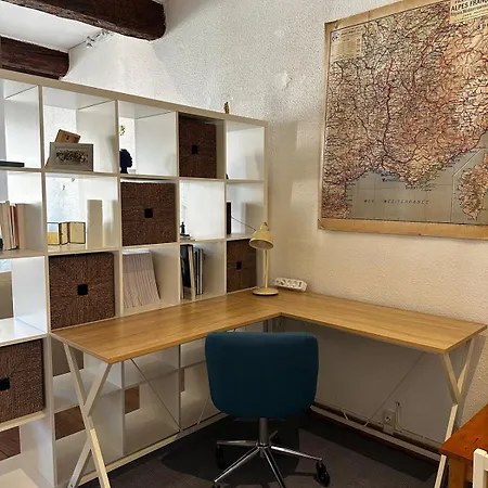 Appartement T3 Chaleureux - Vieux - Proche Port *