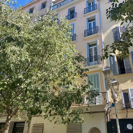 Appartement T3 Chaleureux - Vieux - Proche Port *